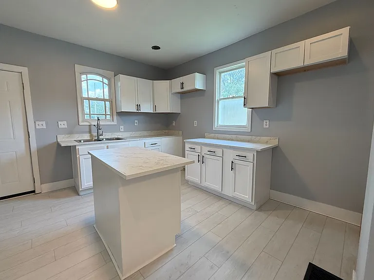 2801 Columbia Ave — Photo 8