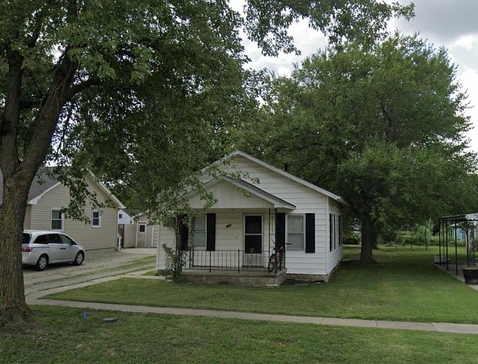 1st image of 109 N Adams St