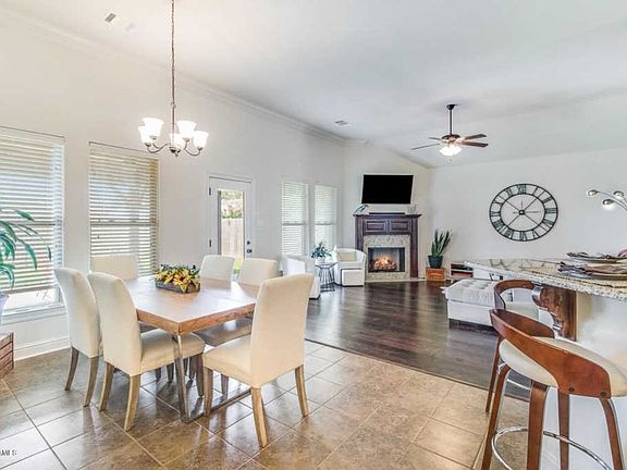 3rd image of 226 Rosemary Pl