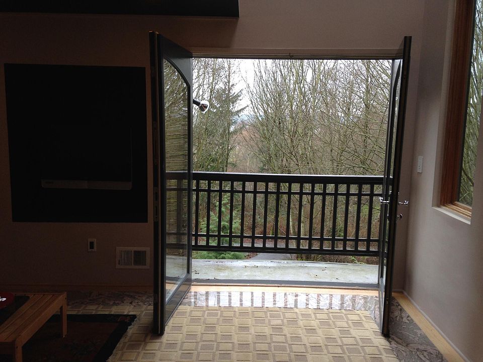 1st image of 517 Slater St S #2