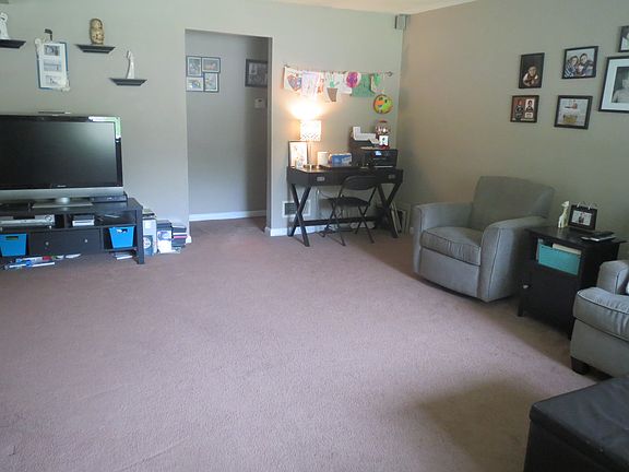 14'10x19'5 livingroom