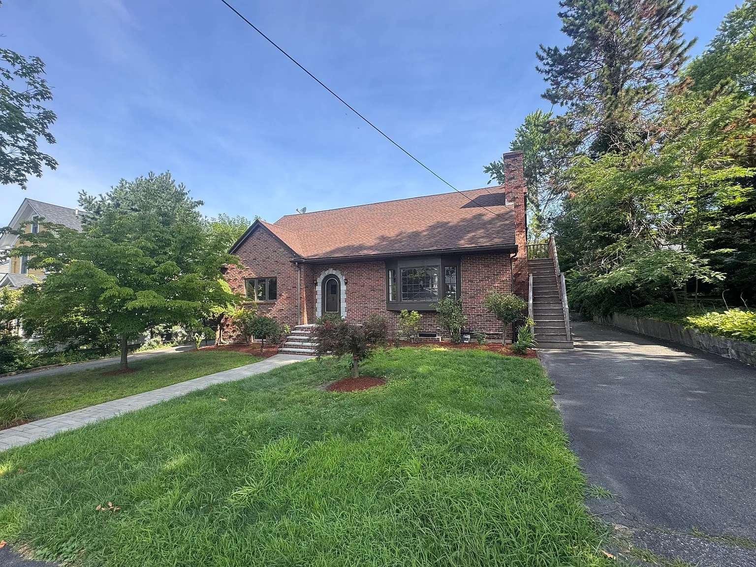 4 bed, 1967 sqft, $3,700 — Photo 2