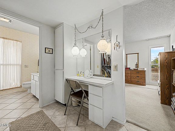 5th image of 11069 W WINCHESTER Drive