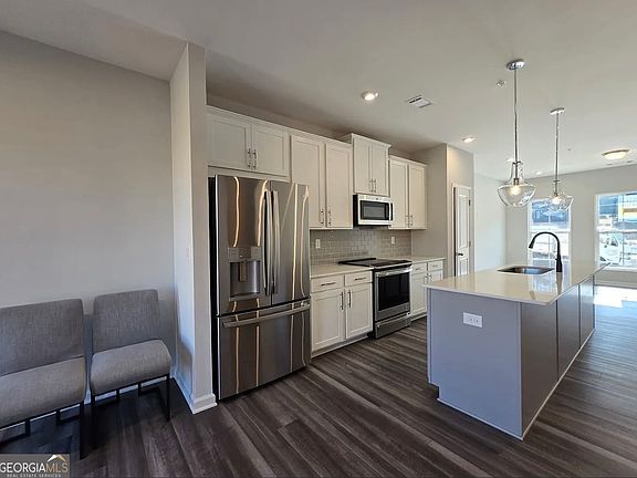 5th image of 341 Skylar Ct SE