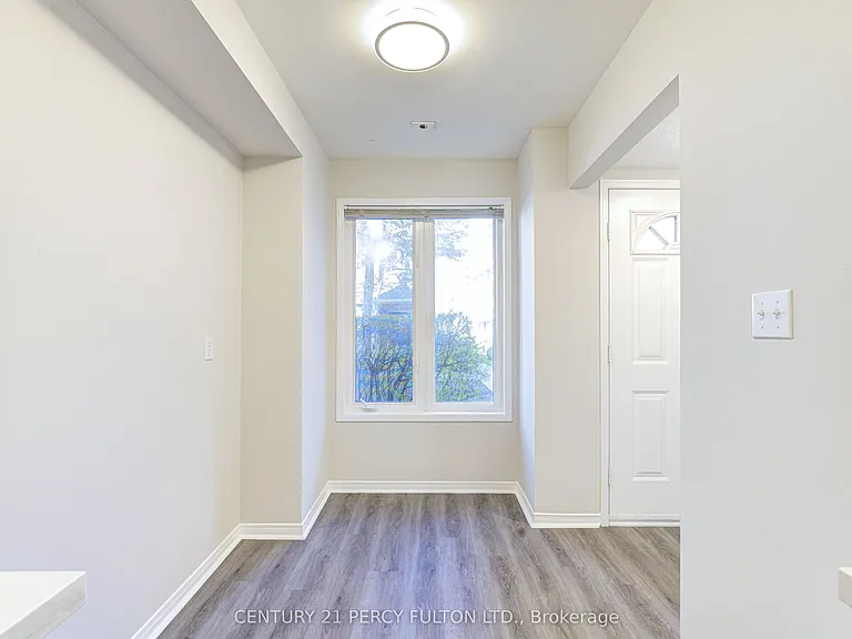 28 Rosebank Dr #907 — Photo 12