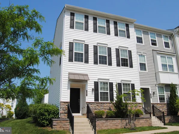 1 Nottingham Ln, Hatboro, PA 19040