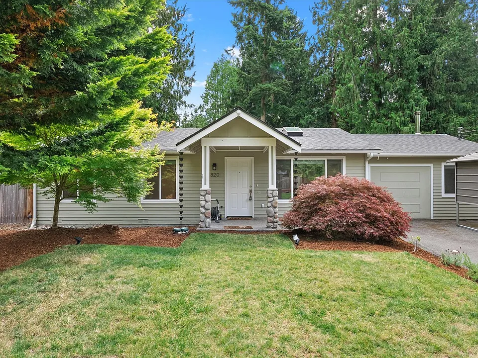 820 207th Pl NE