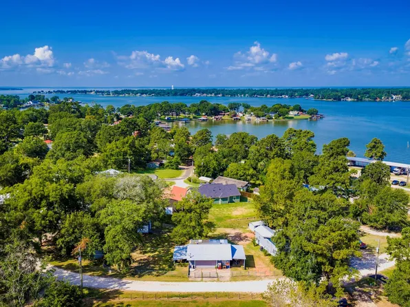 199 Justine Ave, Livingston, TX 77351