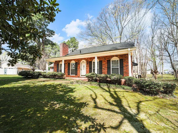 105 Walnut Grove Cir, Florence, AL 35633