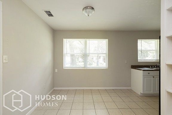 3rd image of 1805 SE 50th St