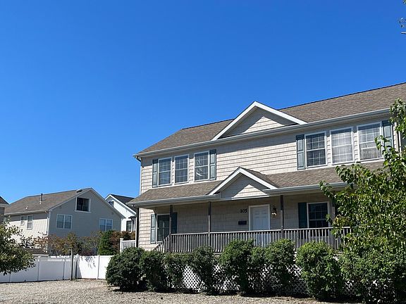 Side Angle - Large Driveway on left
