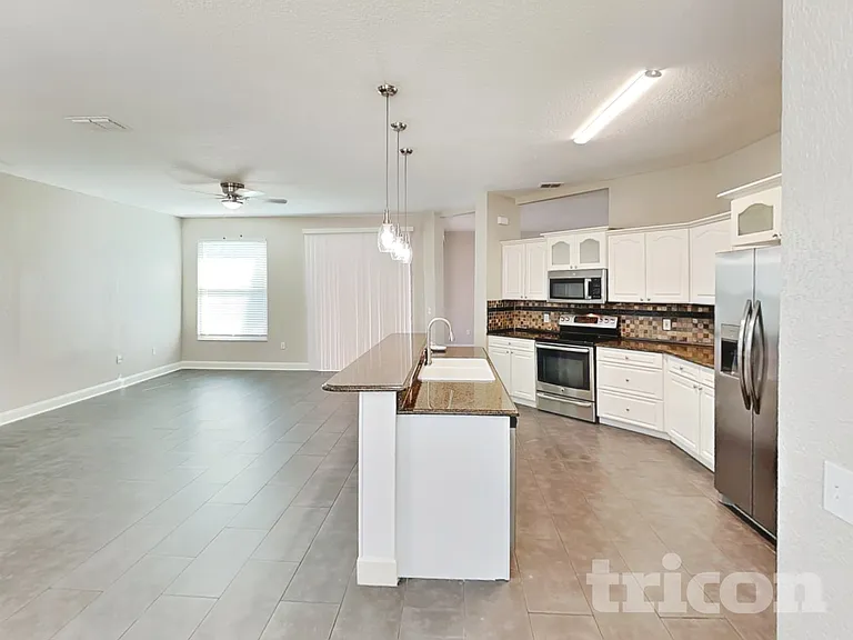 3012 Forest Hammock Dr — Photo 5