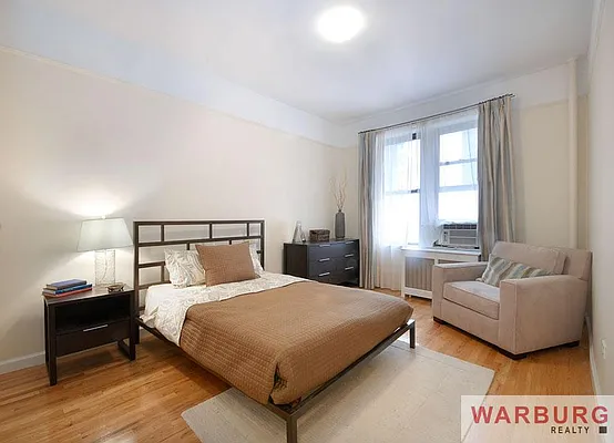 Sold by Warburg | media 1