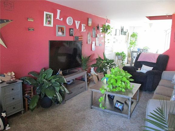 3rd image of 73 Lemans Dr
