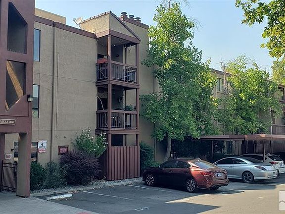 2nd image of 2955 Lakeside Dr Unit 220