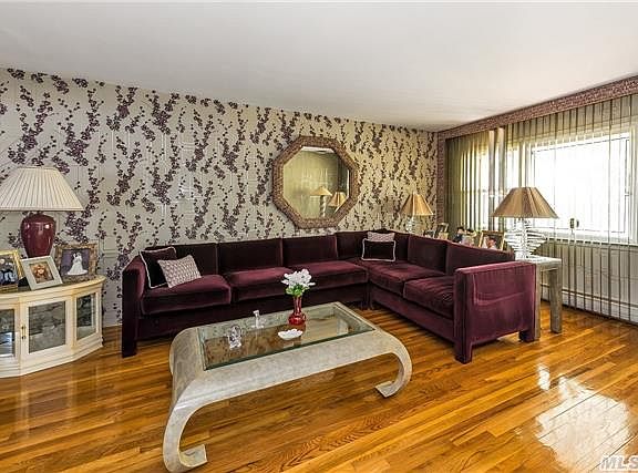 4th image of 1327 Park St