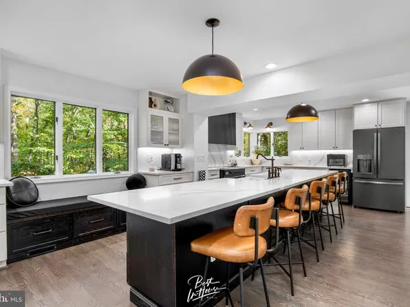 929 Sherwood Forest Rd, Annapolis, MD 21401