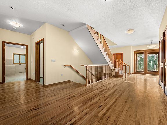 5th image of 927 N Ensign Vista Dr