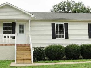 10 Latigo Ct, Greer, SC 29650