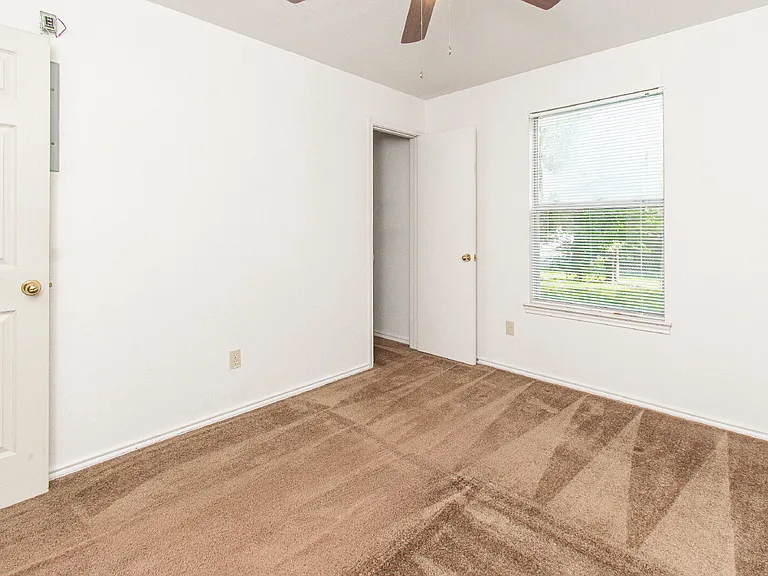 1703 Cedarhill Dr #B — Photo 8