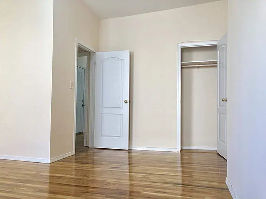 Rented by Premier Metro Realty Corp | media 15