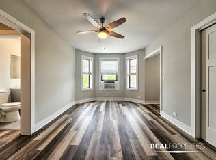 373 Hazel Ave APT C2, Glencoe, IL 60022