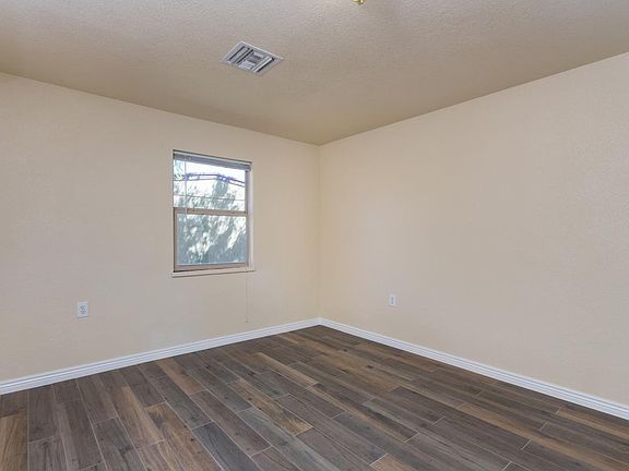 2nd image of 1646 E Indianola Ave