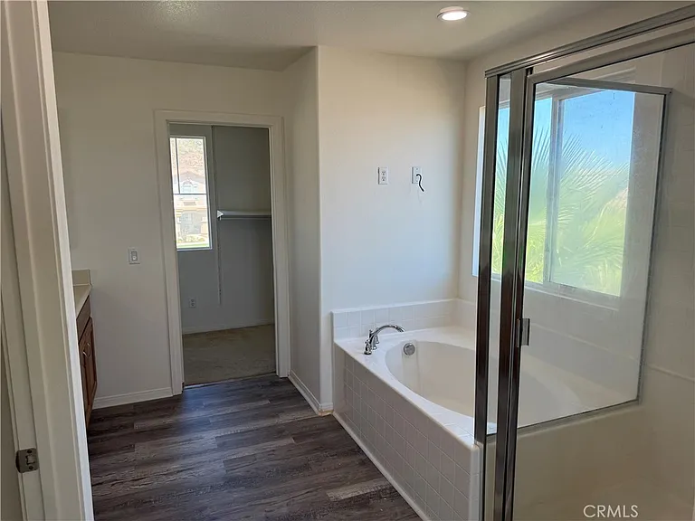 29204 Gateway Dr — Photo 24