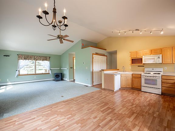 3rd image of 13 Sunset Drive