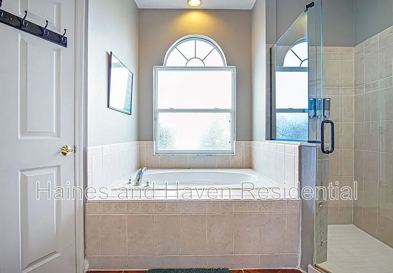 403 Corvina Dr — Photo 36