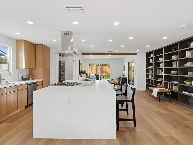 6655 Lederer Ave — Photo 17