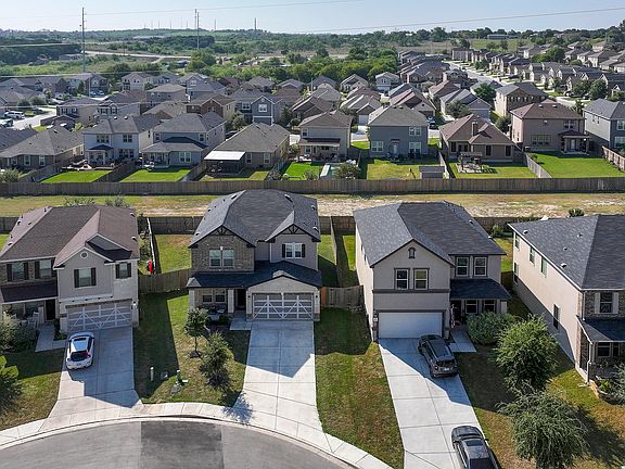 4th image of 742 ANTHEM LN
