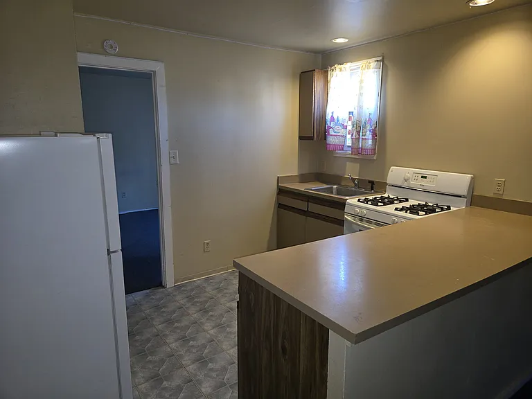 150 Forest Ave — Photo 3