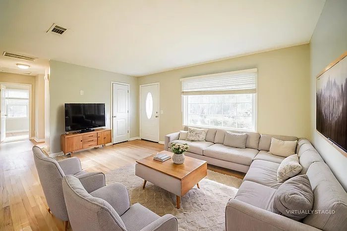 6197 Castlewood Dr — Photo 5