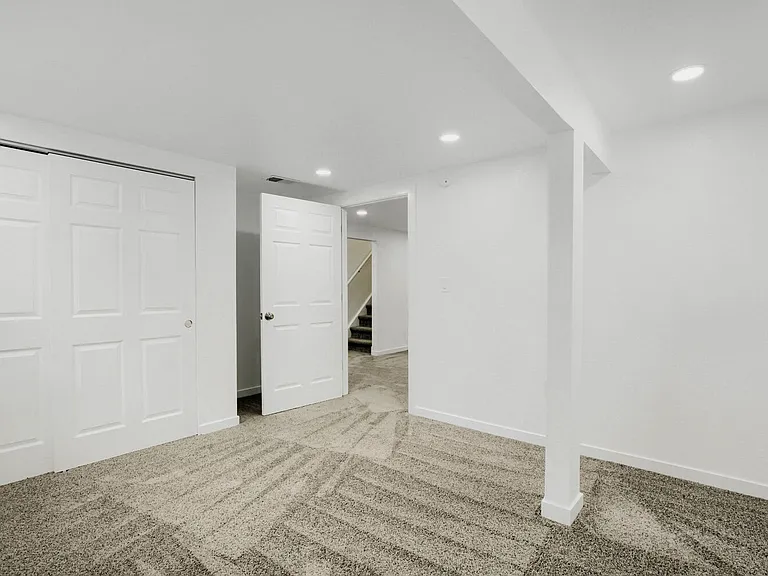 375 Depew St — Photo 13