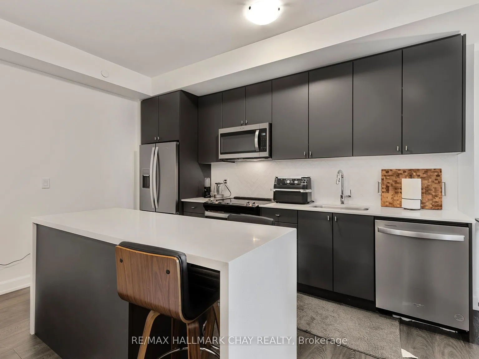 1 bed, $2,200 — Photo 4