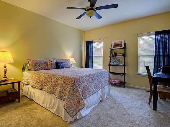 4th image of 4549 Sawmill Pl