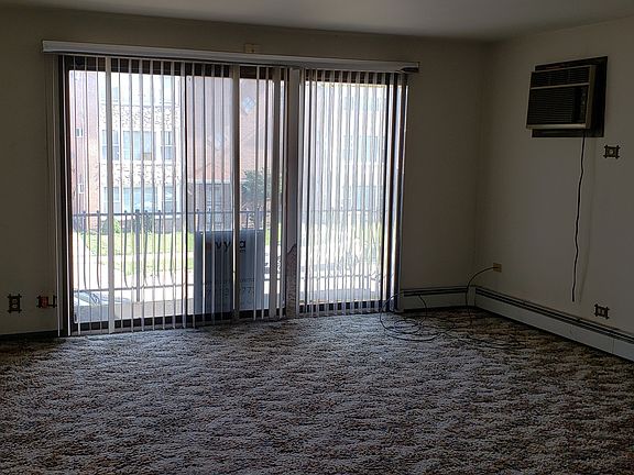 3rd image of 1645 Harbor Ave