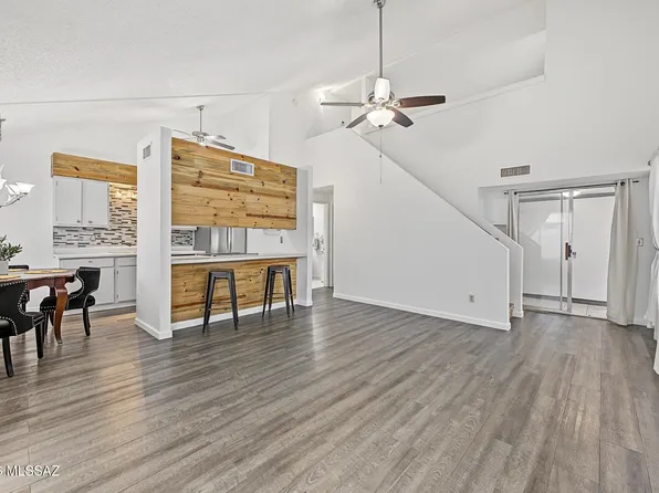 1127 W Roger Rd, Tucson, AZ 85705