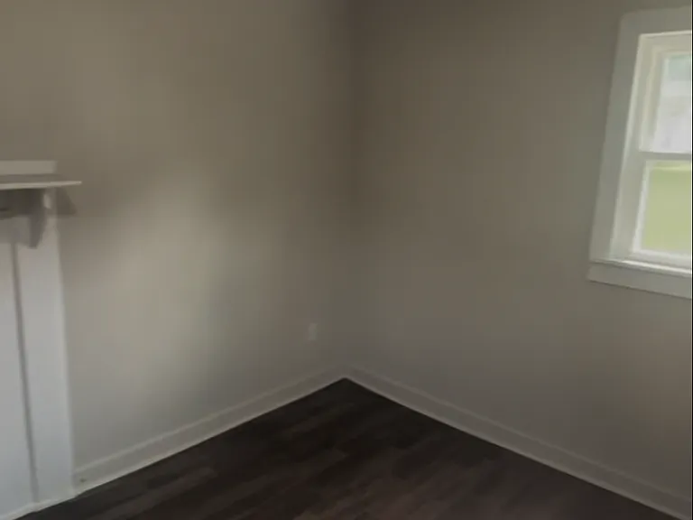 646 Marshall St — Photo 17