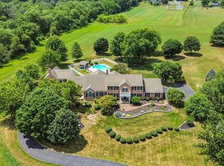 715 Mohns Hill Rd, Sinking Spring, PA 19608