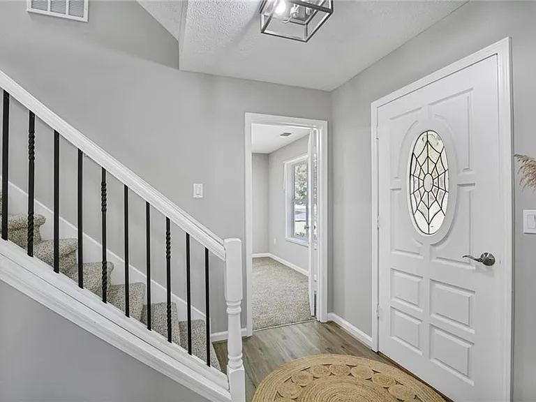 1312 Lake Paradise Rd — Photo 5