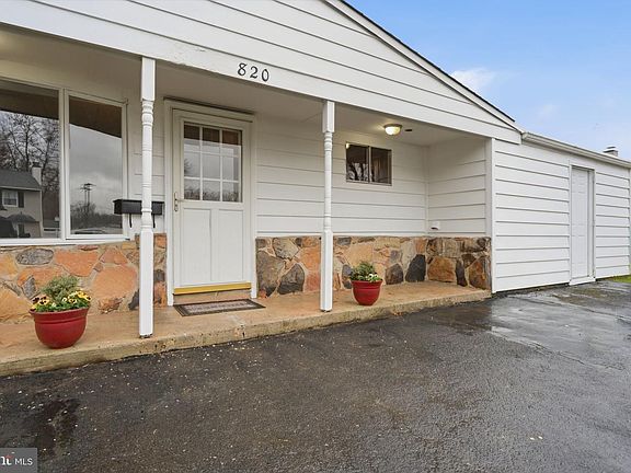 3rd image of 820 Auburn Rd