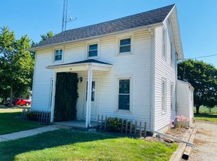 37 Maple St, Saunemin, IL 61769