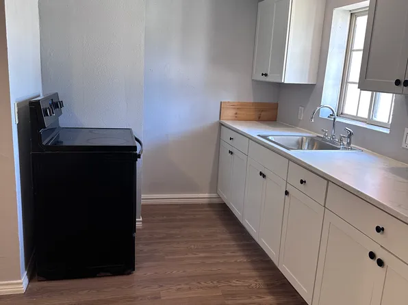 2310 Oregon St #1, Carlsbad, NM 88220