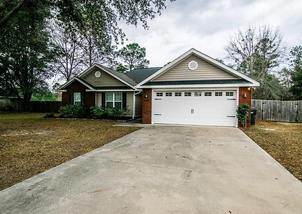 1st image of 220 Woolard Way NE