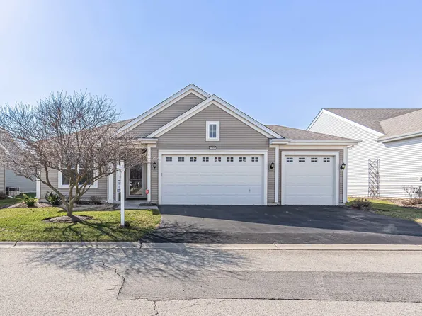 1065 Prescott Ln, Hampshire, IL 60140