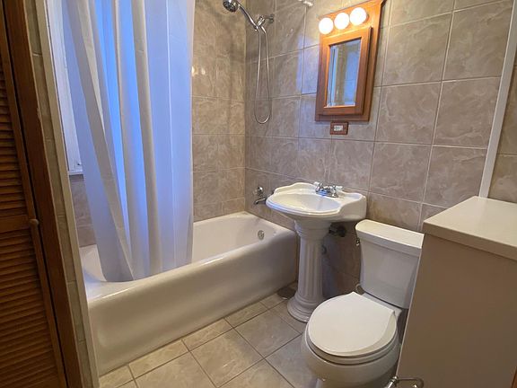 4th image of 4988 N Elston Ave #1