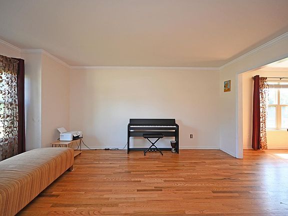 5th image of 5126 Birchwood Farms Dr
