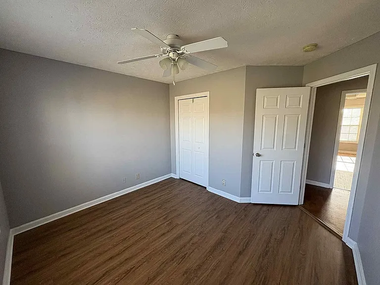 1213 Chinook Cir — Photo 43